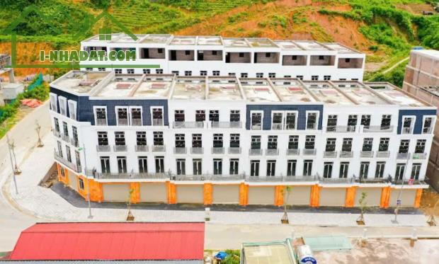 Sở hữu ngay căn liền kề xây sẵn 4 tầng vị trí trung tâm hành chính mới Sapa giá chỉ 5,8 - 2