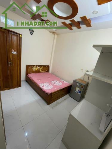 Cho thuê phòng trọ đầy đủ nội thất trung tâm Quận 1 – Giá chỉ 5 triệu/tháng