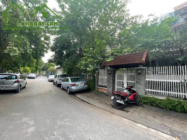 SIÊU PHẨM BIỆT THỰ SÁT HỒ VĂN QUÁN - HÀ ĐÔNG - ĐẲNG CẤP THƯỢNG LƯU - VỈA HÈ RỘNG -MẶT TIỀN