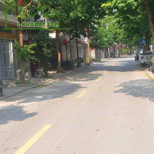 BÁN BIỆT THỰ LIỀN KỀ VĂN PHÚ, PHÂN LÔ Ô TÔ, KINH DOANH MỌI MẶT HÀNG, DT: 100M2, GIÁ 25 TỶ