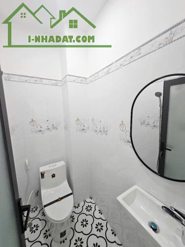 Nhà 2 tầng mới, nở hậu đối diện trường học Khánh Bình Âu Dương Lân P3Q8. Giá 3,89 tỷ TL - 3