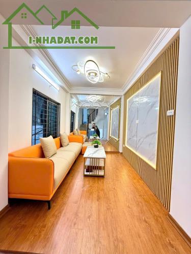 Nhà đẹp Lĩnh Nam - Mặt ngõ - Lô góc - Chỉ còn 1 căn duy nhất giá 4.88 tỷ - Rẻ nhất khu vực
