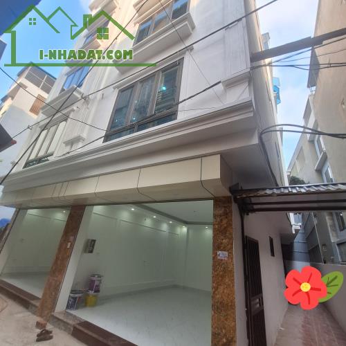 7,5 tỷ nhà mới 7 tầng thang máy ô tô gần phố Kim Giang- tây Linh Đàm