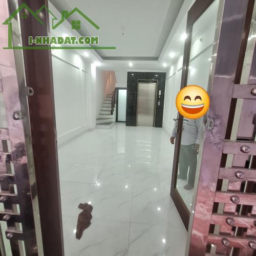 7,5 tỷ nhà mới 7 tầng thang máy ô tô gần phố Kim Giang- tây Linh Đàm - 3