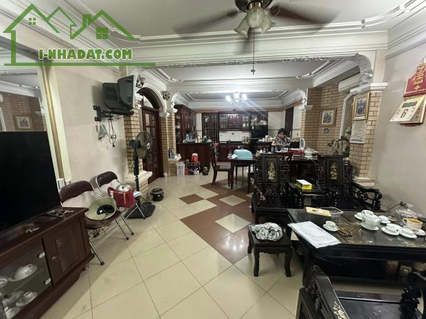 Cần bán gấp nhà phố Khu Đô Thị Định Công,phân lô ô tô vỉa hè đá bóng,tiện ích bạt ngàn,VIP - 2