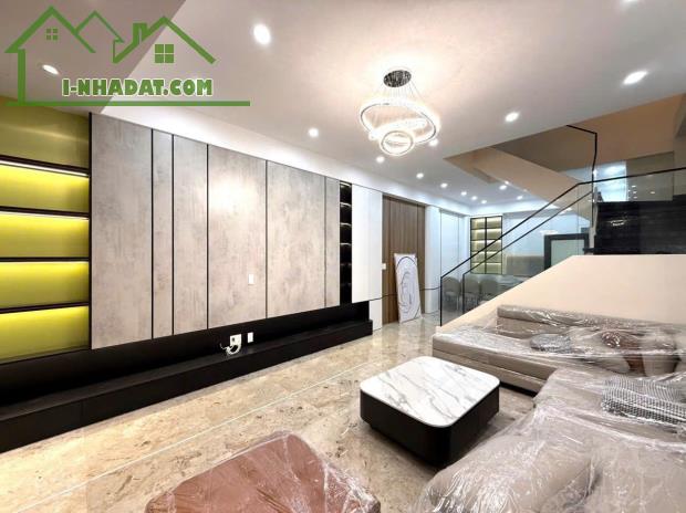 Mrs Tâm Bán SIÊU PHẨM 4 tầng ngay chân Cầu Quay, Thượng Lý, Hồng Bàng, Hải Phòng. Ngõ nông