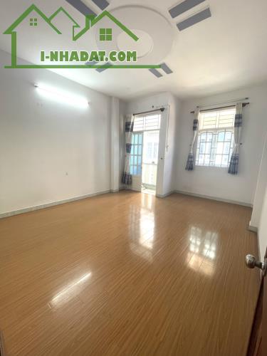 NHÀ ĐẸP QUANG TRUNG GV - GẦN NGÃ 4 VỚI PHẠM VĂN CHIÊU - 2 MẶT HẺM TRƯỚC SAU - 40M² - 3 TẦN - 5