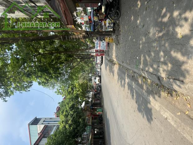 Ngõ 15 Ngọc Hồi, sát vách bến xe nước ngầm, đường oto tránh