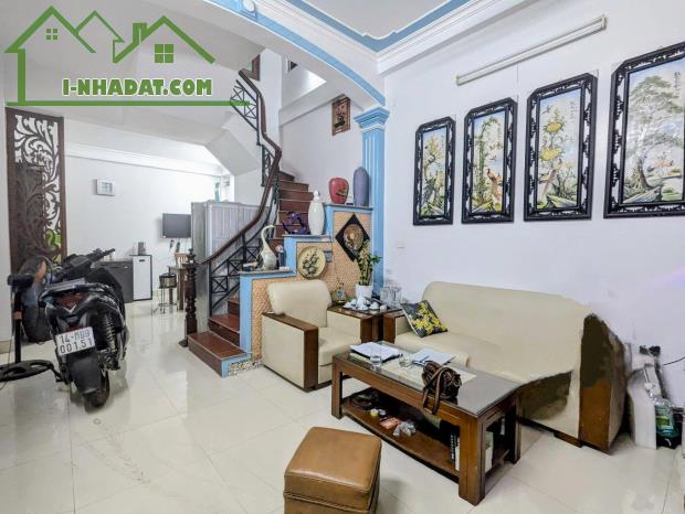 BÁN NHÀ Ở NGỌC THỤY, LONG BIÊN, 38M2, 3 TẦNG, DÂN XÂY CHẮC CHẮN, LÔ GÓC THOÁNG, HƠN 6 TỶ - 1
