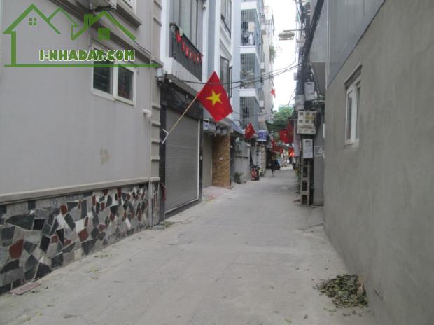 Tôi bán nhà ngõ 986 Kim Giang ô tô VF3 đỗ cửa, cạnh KĐT Linh Đàm 30m2 chỉ hơn 4 tỷ. 098962