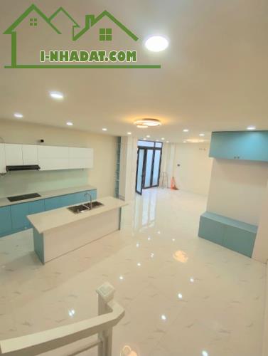 Bán nhà Q6 Đặng Nguyên Cẩn ngang 10m hoàn công đủ chỉ 5,x tỷ nhỏ - 2