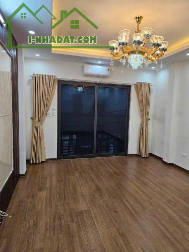 BÁN NHÀ 43M2*4 TẦNG - Ô TÔ LÙI TẬN CỬA - KHU ĐÔNG DÂN CƯ SẦM UẤT - GIÁ CỰC ĐẸP - 1