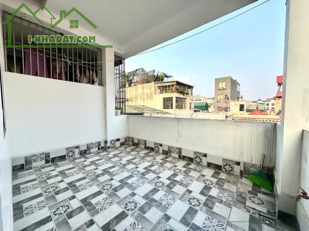 BÁN NHÀ 43M2*4 TẦNG - Ô TÔ LÙI TẬN CỬA - KHU ĐÔNG DÂN CƯ SẦM UẤT - GIÁ CỰC ĐẸP - 2
