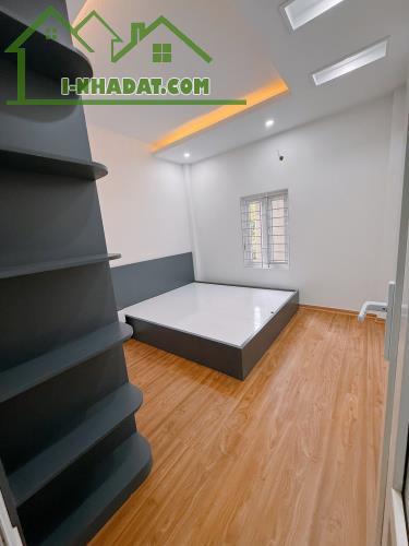 Bán nhà phố Mai Động, Hoàng Mai 43m, 4 tầng. Giá: 8.5 tỷ. LH: 0937158386 - 3