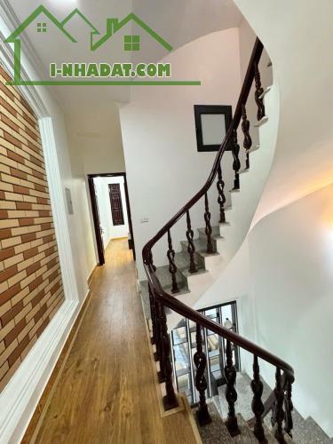 Bán nhà phố Mai Động, Hoàng Mai 43m, 4 tầng. Giá: 8.5 tỷ. LH: 0937158386 - 4