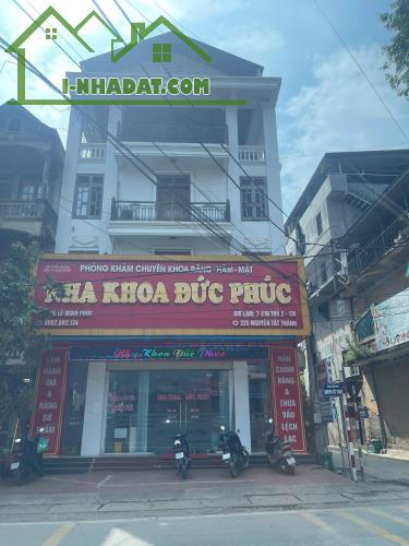 BÁN NHÀ MẶT ĐƯỜNG QL279 – TRUNG TÂM KINH DOANH VĂN BÀN, LÀO CAI – DIỆN TÍCH 300M² – 1 TỶ 1