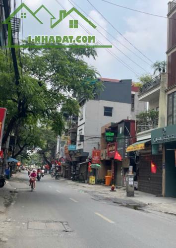 đất mặt phố ĐÊ LA THÀNH, chỉ hơn 300 tr/m, lô góc, mặt tiền 6.6m, gần ngã 5 ô chợ dừa,