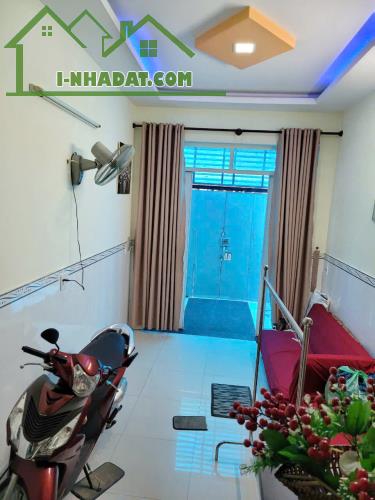 Nhà HXH 2 lầu đúc kiên cố Hưng Phú P10Q8 - Giá 5.5 tỷ - 2