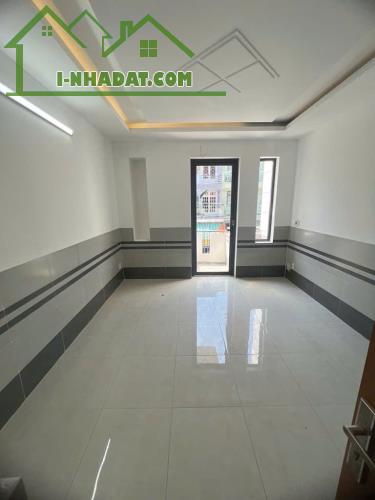 Bán Nhà Mặt Tiền,Khu Tên Lửa,Ngay Chợ Da Sà -4 Tầng - 4m x 23m - 11,8 Tỷ TL - 4