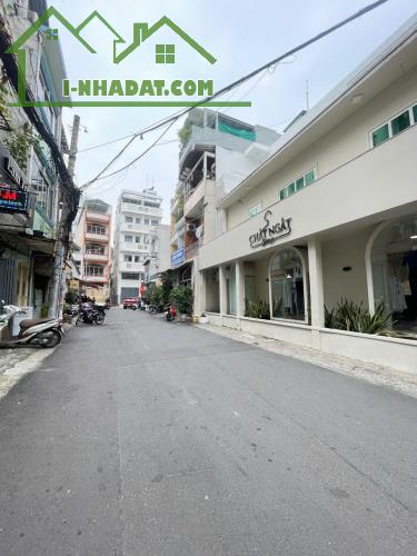 Bán nhà mặt tiền nội bộ Cao Thắng phường 12 quận 10 (DT 8x13m) tiện khai thác liền