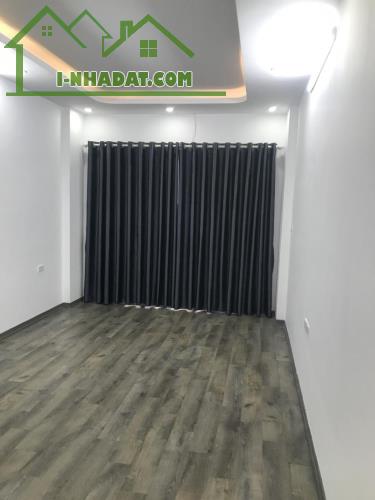 Bán nhà 🏠 Phúc Lợi, Long Biên 32 m2 5 tầng 1 tum . Rao 6,6 tỉ - 4