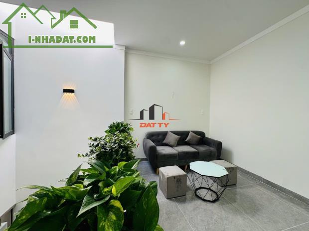 Nhà 2 tầng full nội thất mặt tiền Ung Văn Khiêm phường Eatam gần ĐH Tây Nguyên - 1