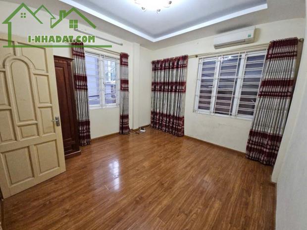 Lô góc đẹp 2 mặt thoáng 30m ra phố Thái Thịnh Đống Đa ngõ to thông nhau 22m2 4T MT 4.1m - 2