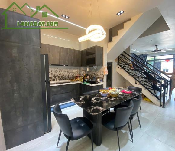 Nhà mới tinh-HXH - 81M2 - Bao hoàn công - Sát Đỗ Xuân Hợp, Trường ĐH-CĐ- TNP B Chỉ 7,5 tỷ - 2
