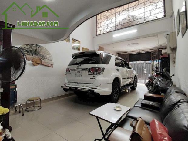 BÁN NHÀ 3 TẦNG, HXH TRẦN XUÂN SOẠN – GẦN LÂM VĂN BỀN – 5.2 x 17m – CHỈ 8.3 TỶ