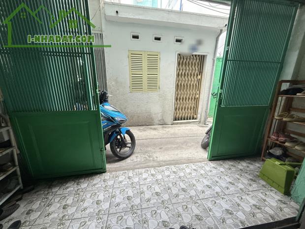Bán nhà khu vip Q1,  ngay phố Bùi Viện, ngang lớn 5.4m ×12m chỉ 11ty TL