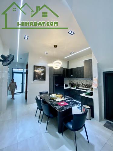 Bán nhà 80m², 5PN, 5WC, 4 tầng, Q.9, 7.4 tỷ, sổ hồng - 1