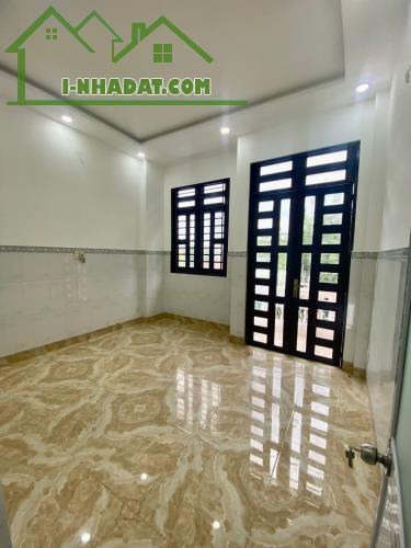 NHÀ 2 TẦNG - MẶT TIỀN ĐƯỜNG NHỰA TRẦN THỊ BỐC - THỚI TAM THÔN HÓC MÔN ĐI BỘ RA CHỢ HÓC MÔN - 1