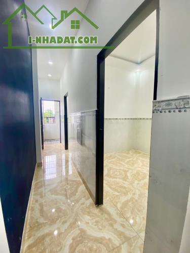 NHÀ 2 TẦNG - MẶT TIỀN ĐƯỜNG NHỰA TRẦN THỊ BỐC - THỚI TAM THÔN HÓC MÔN ĐI BỘ RA CHỢ HÓC MÔN