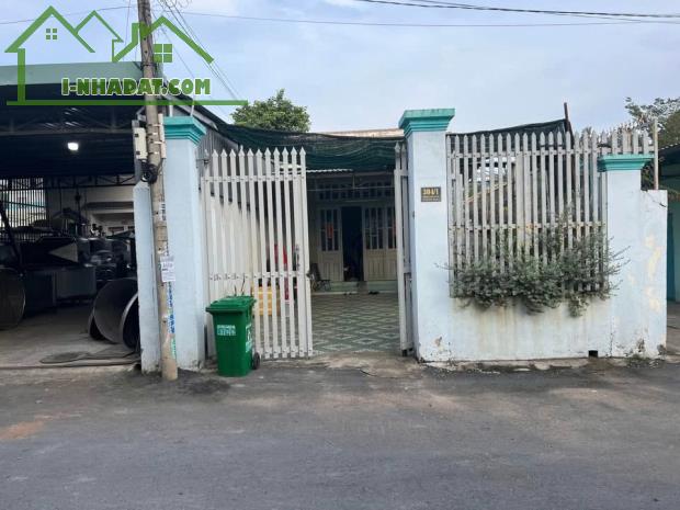 Bán Gấp Nhà 96m2 Đường Nhựa 7m gần Chợ Việt Kiều giá 620 Triệu có SHR