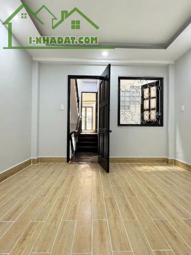 BÁN NHÀ GẦN HỒNG BÀNG,QUẬN 11,3 TẦNG,61M2,HẺM XE HƠI TRÁNH,CHỈ 8 TỶ - 3