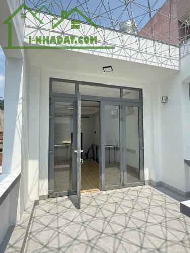 BÁN NHÀ GẦN HỒNG BÀNG,QUẬN 11,3 TẦNG,61M2,HẺM XE HƠI TRÁNH,CHỈ 8 TỶ - 4