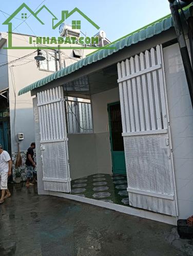 NHÀ SỔ HỒNG RIÊNG C4 70M2 HẺM Ô TÔ THÔNG ẤP 1 ĐÔNG THẠNH HÓC MÔN GIÁ 2TỶ 650 BỚT LỘC.   -