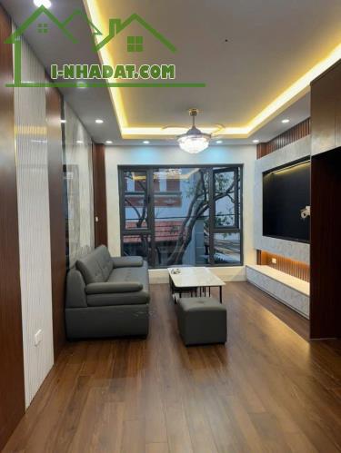 Bán nhà Thạch Bàn - Long Biên. Ôtô VF3, Thang Máy, Thoáng, Full Nội Thất. 38m x 6T. - 4