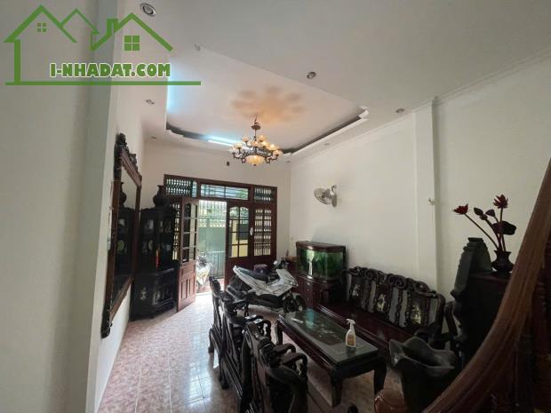 Cho thuê nhà nguyên căn Phố Minh Khai 3 tầng x 60m2, 4 ngủ, KD online kết hợp ở gđ, 15
