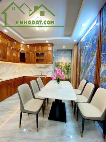 Nhà Mặt Tiền giá rẻ - Ni Sư Huỳnh Liên, DT: 4 x 10m, 4 tầng, giá: 7.9 tỷ LT - 1