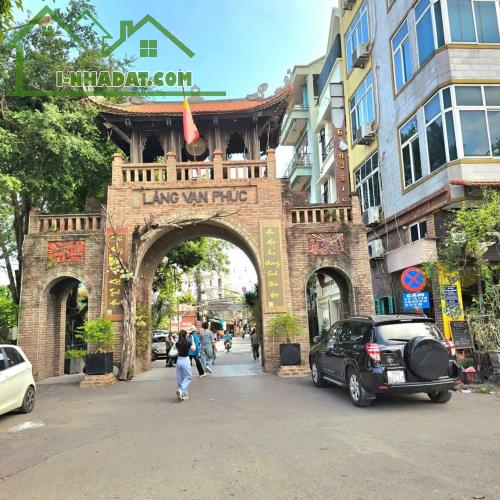 BÁN NHÀ PHỐ LỤA -HÀ ĐÔNG.                                DT:139m2 x 3t x 8m.mt.