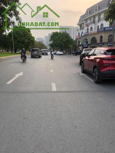 BÁN ĐẤT CHÍNH CHỦ ĐA TỐN GIA LÂM HÀ NỘI Ô TÔ ĐỖ CỬA DT66M GIÁ 4.8 TỶLH 08809316 XEM ĐẤT