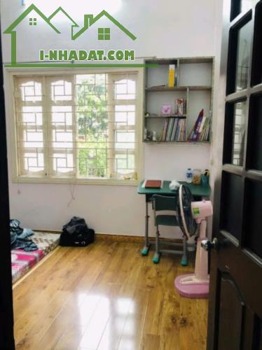 SIÊU PHẨM PHỐ CỔ NGỌC LÂM – LONG BIÊN - DT: 69M² x 2 TẦNG – 1 MẶT PHỐ, 1 MẶT HỒ,  VỈA HÈ - 1