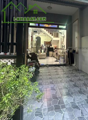 BÁN NHÀ NHANH - DT 80M2 - HẺM XE HƠI - VÀO NHÀ - NGAY TRUNG TÂM - DĨ AN ĐƯỜNG XE TẢI