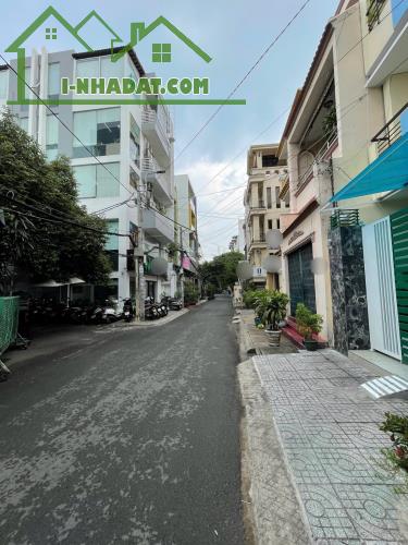 HXH tránh Thích Quảng Đức P.3 Phú Nhuận ngang 8.4m giá 25 tỷ
