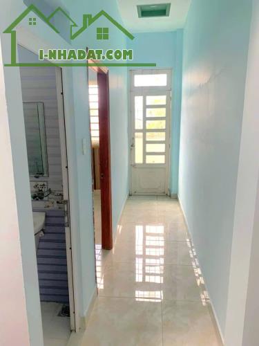 BÁN GẤP NHÀ 2 TẦNG CHỈ 890TR NGAY XUÂN THỚI ĐÔNG, HÓC MÔN - 3PN 2WC – SHR - 4