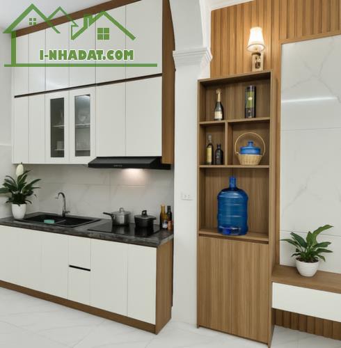 Nhà gần hồ Đền Lừ, ở luôn, ngõ thông, SĐCC giá chỉ hơn 5 tỷ - rẻ nhất khu vực - 1