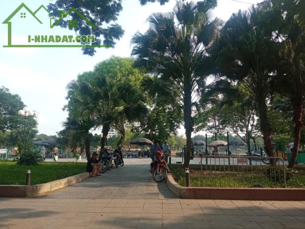 Nhà gần hồ Đền Lừ, ở luôn, ngõ thông, SĐCC giá chỉ hơn 5 tỷ - rẻ nhất khu vực - 4