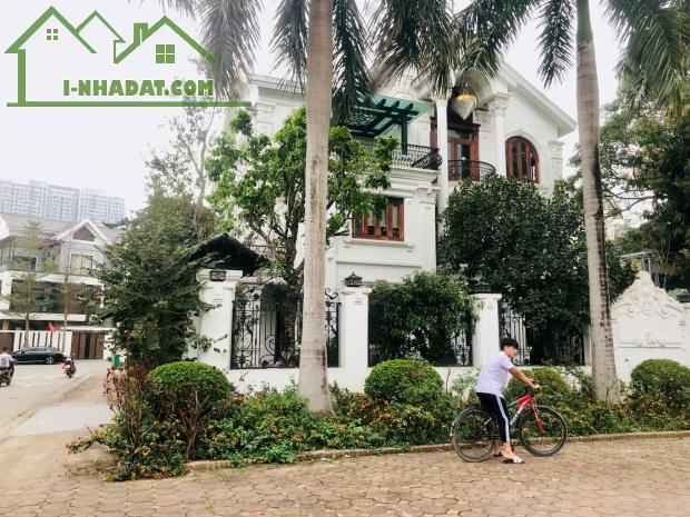 BÁN BIỆT THỰ KĐT - MỸ ĐÌNH - HÀ NỘI - 200M2 - SỔ ĐỎ