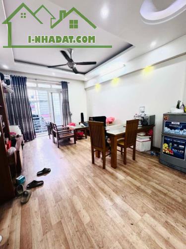 Bán nhà Phạm Văn Đồng dân xây chắc chắn 4 tầng 45m, ô tô, kinh doanh bất chấp, giá 13 tỷ - 2